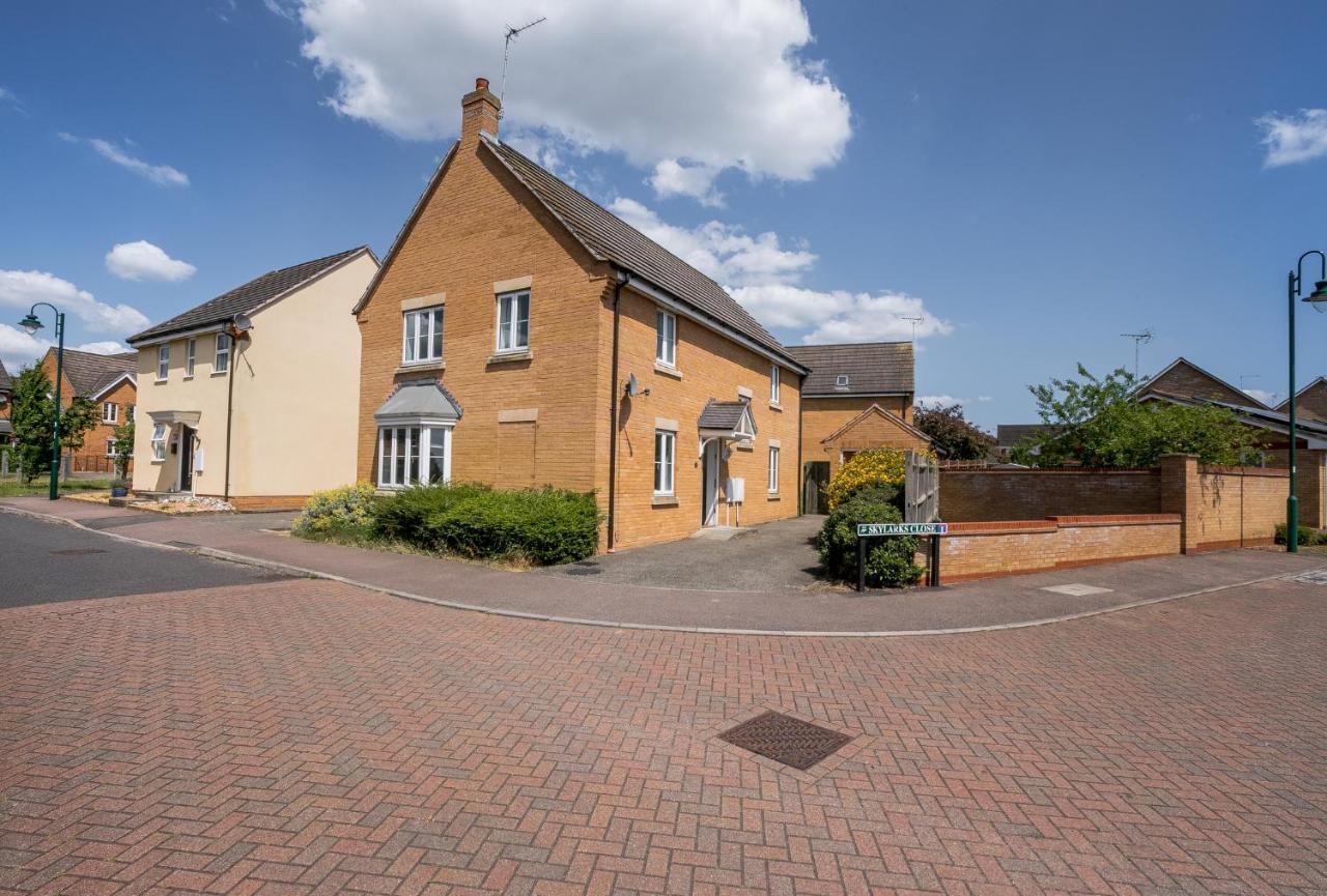 Kvm - Highclere House For Large Groups With Parking By Kvm Stays Hampton Экстерьер фото